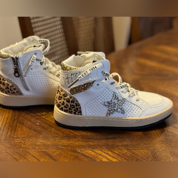Vintage Havana Other - BRAND NEW GIRLS SIZE 3 Girls Vintage Havana Hightops with side Zippers 🤩🤩🤩